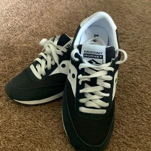 Saucony Hornet women’s size 7